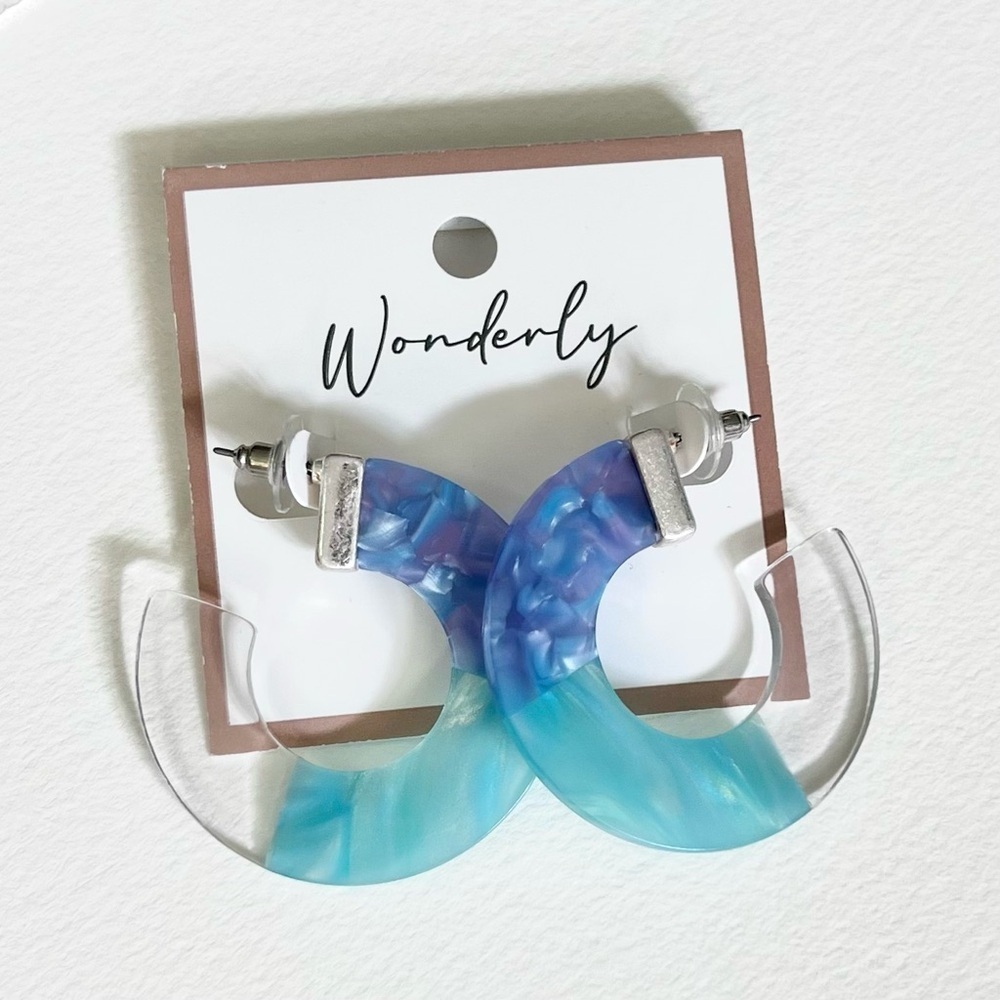 Wonderly Iridescent Blue Lavender Turquoise Acrylic Hoop Post-Back Earrings NWT